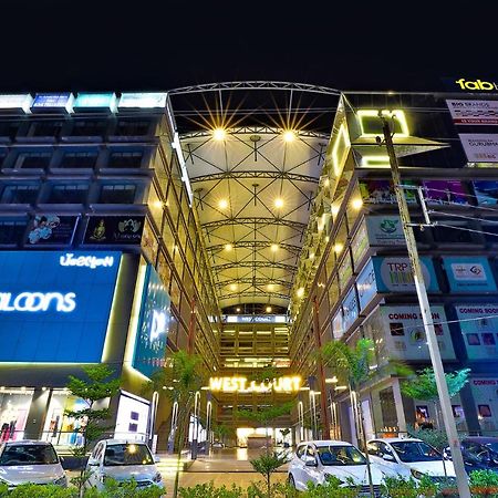 Fabhotel Parkland A アーメダバード エクステリア 写真