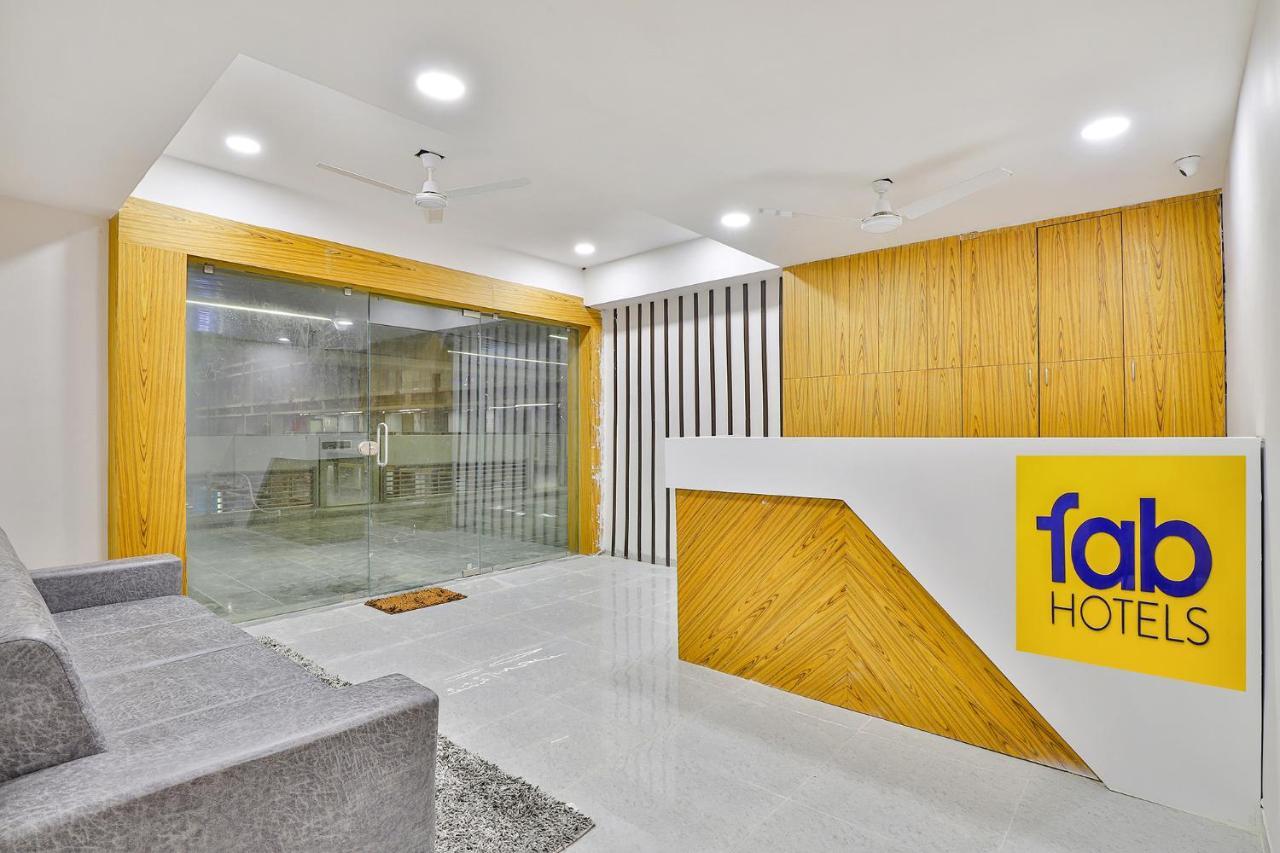 Fabhotel Parkland A アーメダバード エクステリア 写真