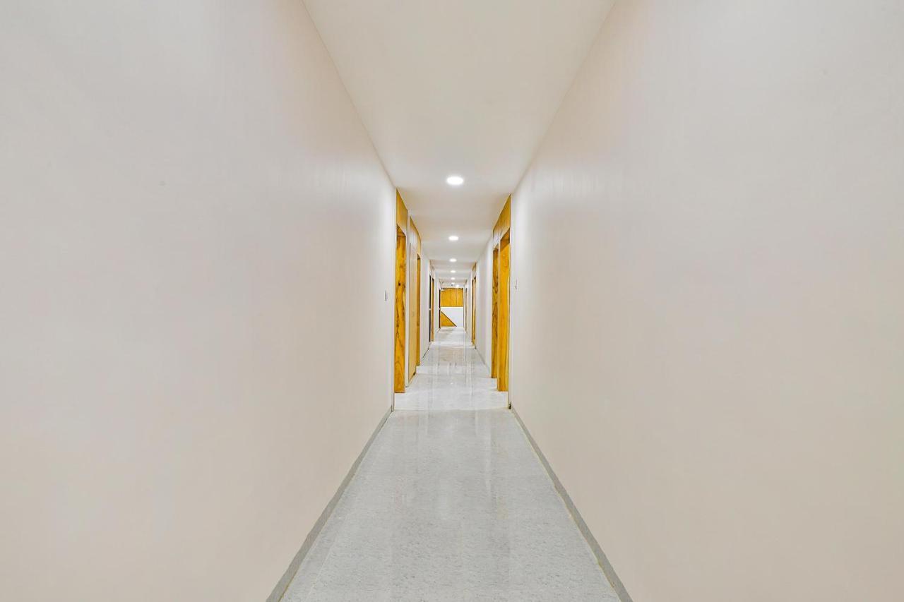 Fabhotel Parkland A アーメダバード エクステリア 写真