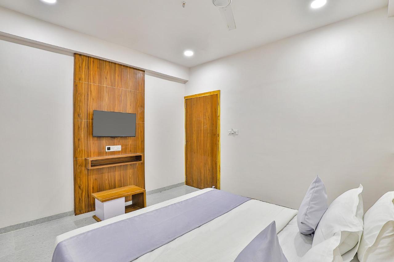 Fabhotel Parkland A アーメダバード エクステリア 写真