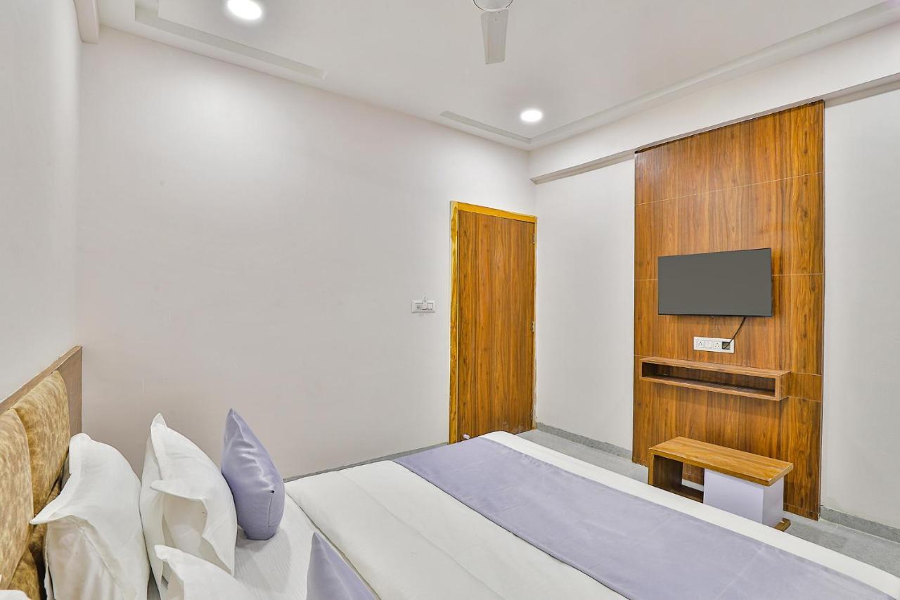 Fabhotel Parkland A アーメダバード エクステリア 写真