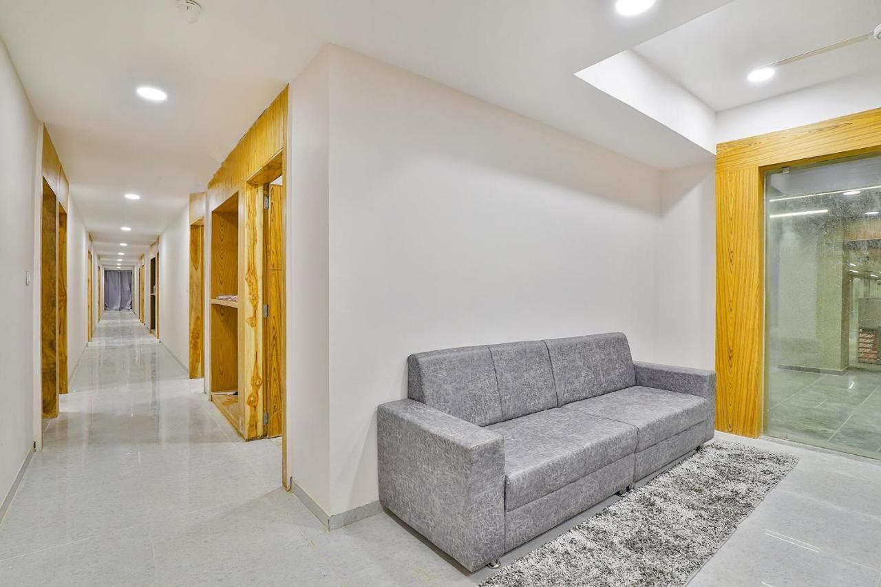 Fabhotel Parkland A アーメダバード エクステリア 写真